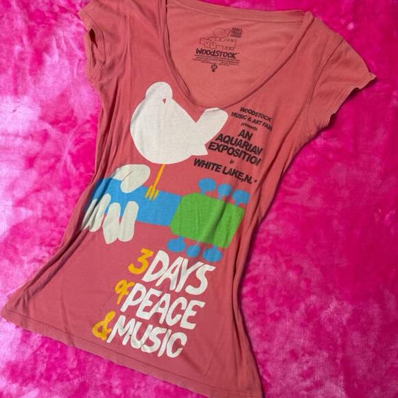 Y2K Woodstock 2009 V Neck T-Shirt - Picture 1 of 6